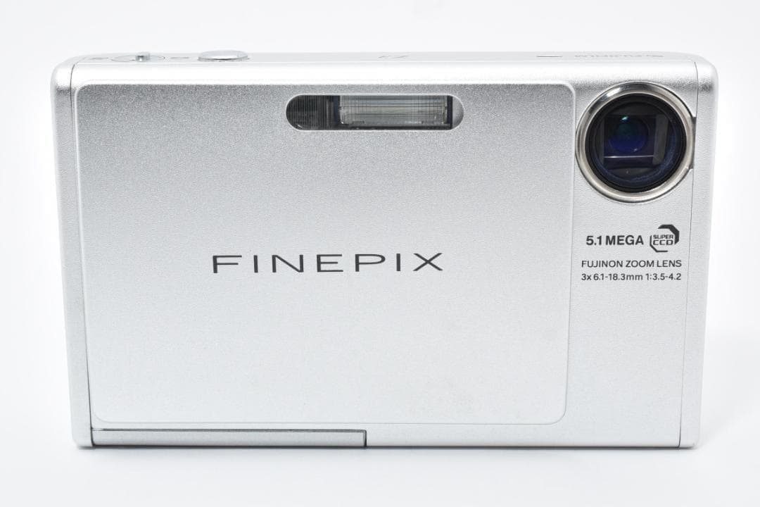 【お値下げ歓迎・ほぼ新品】 FUJIFILM FinePix Z3 シルバー