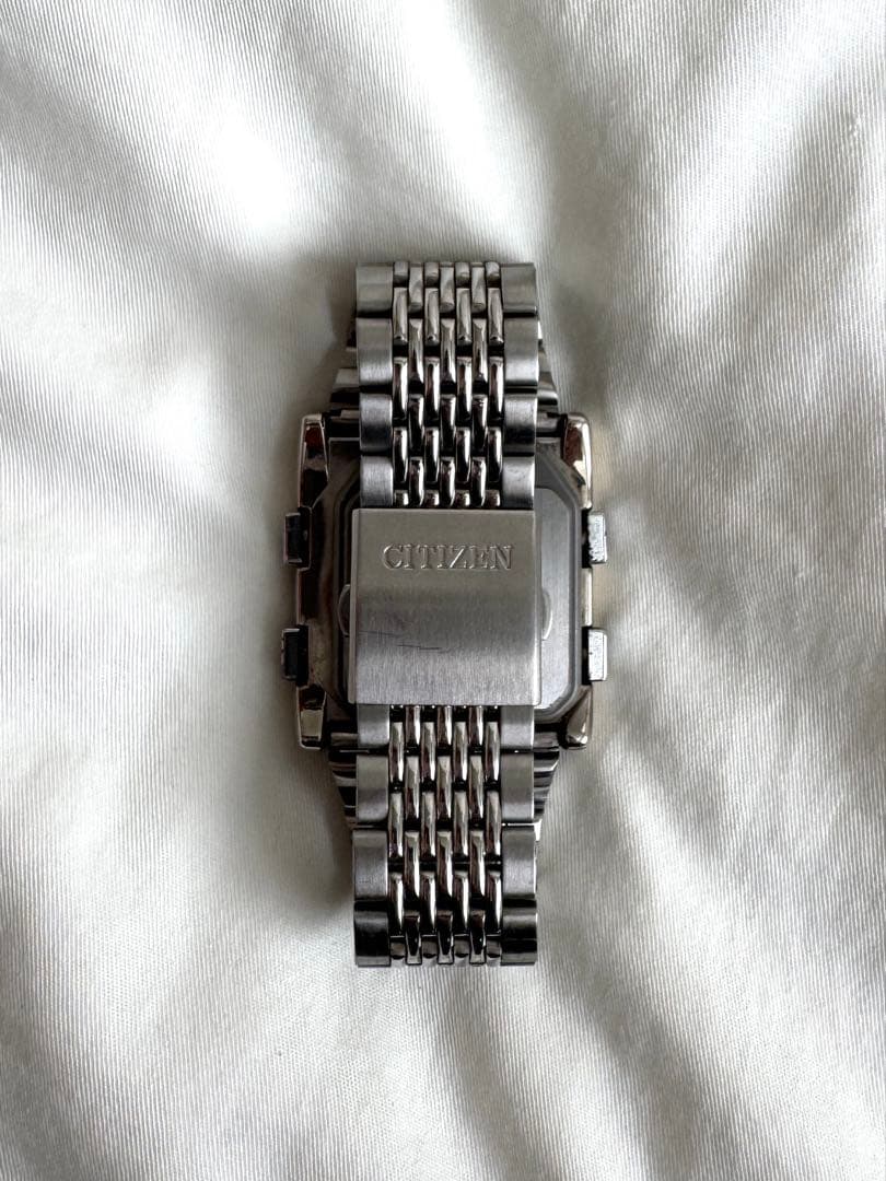 CITIZEN インディペンデント デジアナ 黒文字盤 腕時計