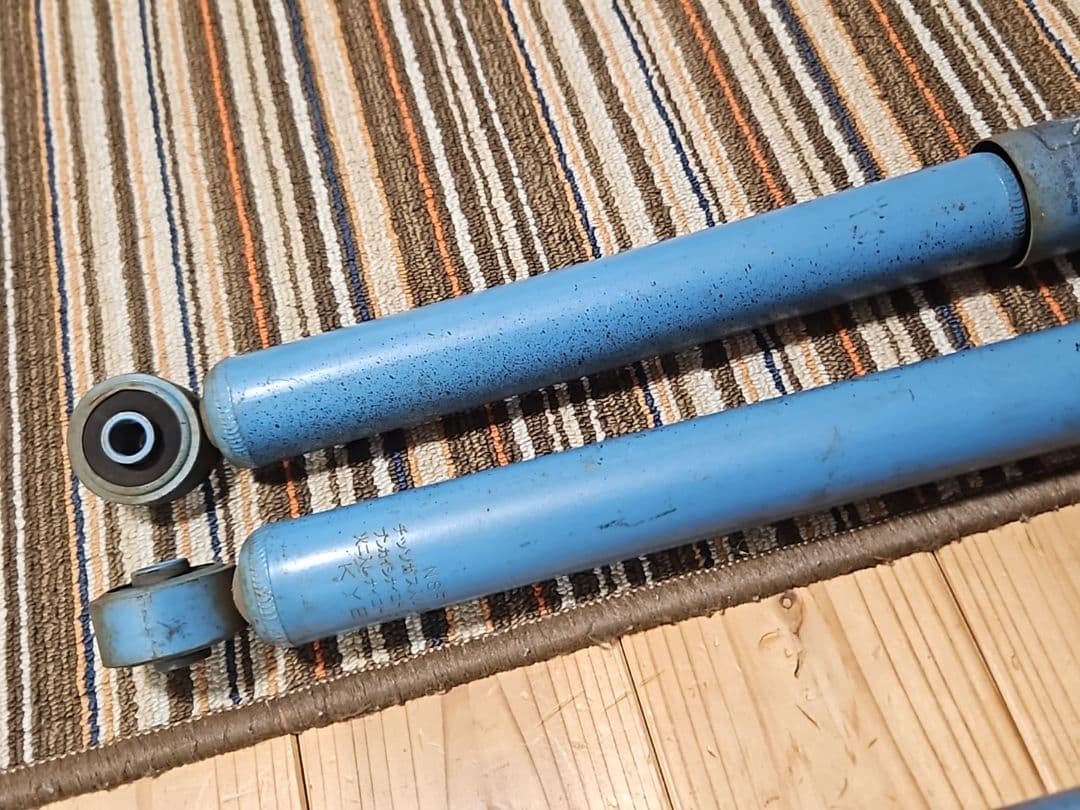 L235S エッセ カヤバ New SRスペシャル 1台分 ショックアブソーバー