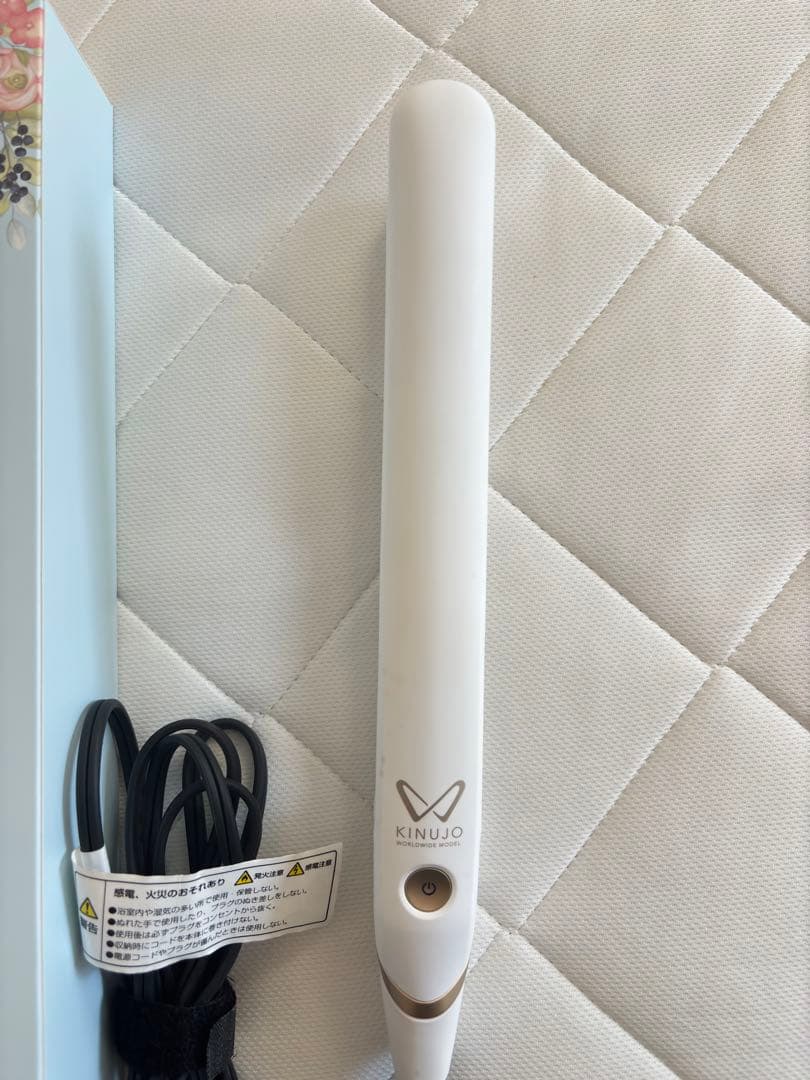 KINUJO 絹女　ストレートヘアアイロン　箱あり