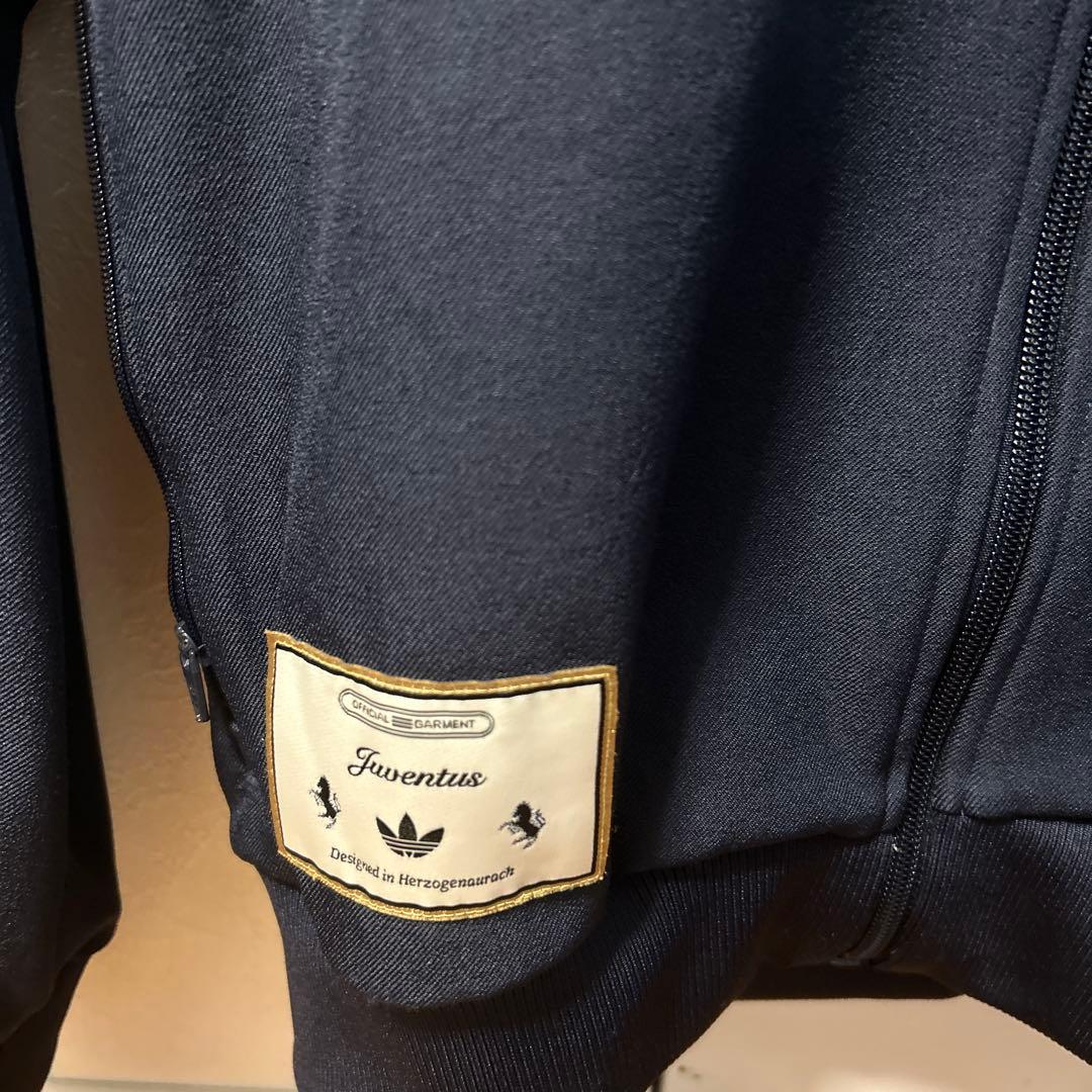 adidas トラックジャケット Mサイズ