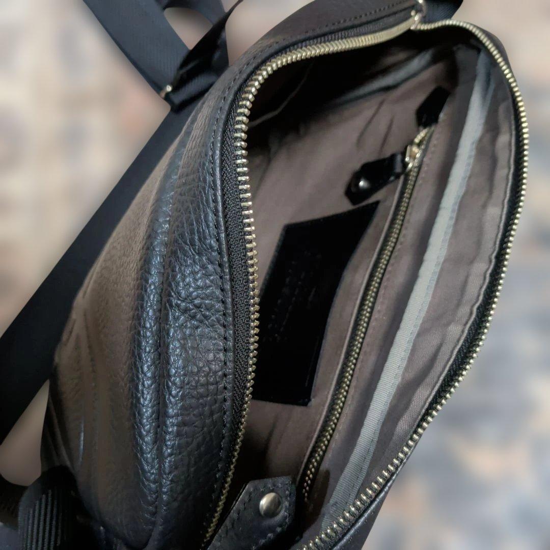 vivienne westwood ショルダーバッグ ハミルトン レザー