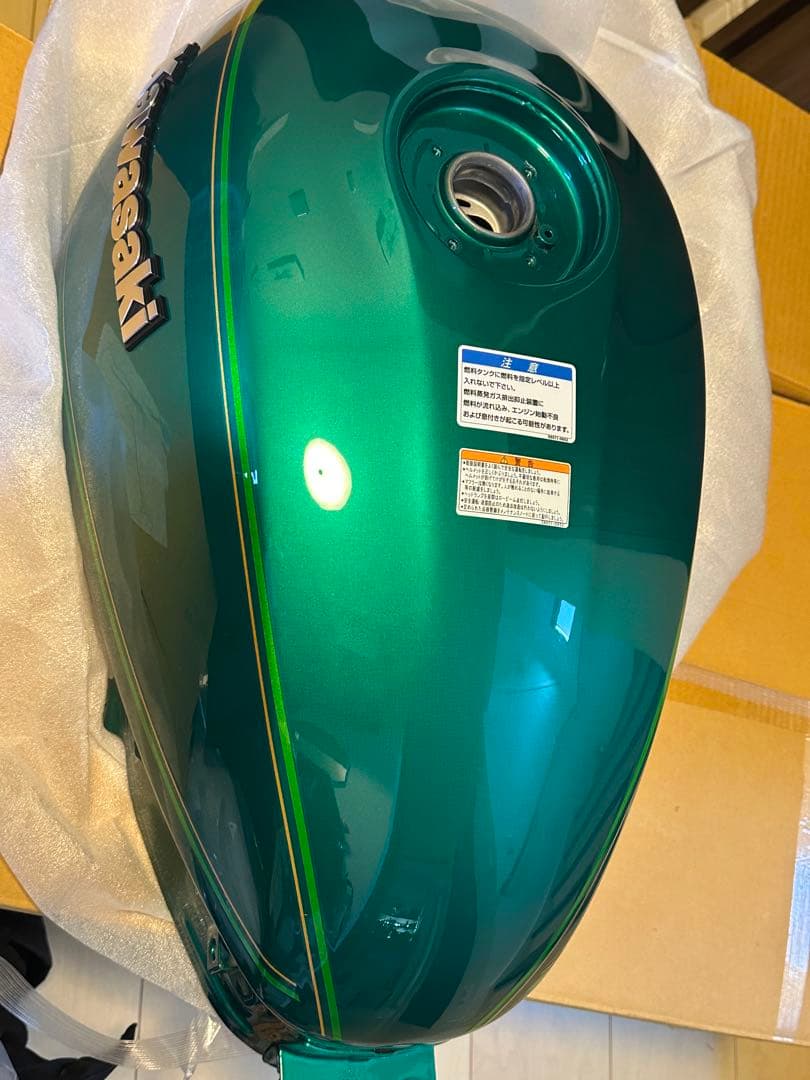 も*も様 Z650RS 初期型緑　新品外装　一台分