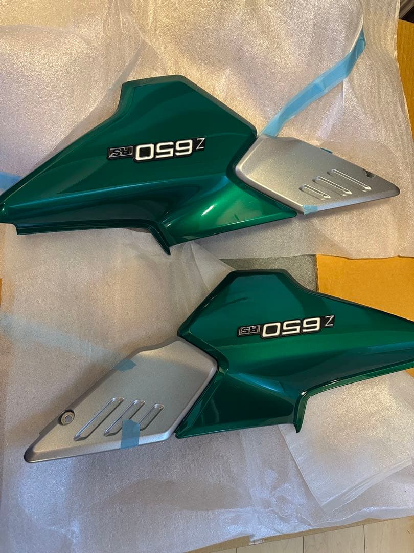 も*も様 Z650RS 初期型緑　新品外装　一台分