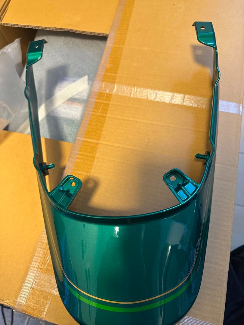 も*も様 Z650RS 初期型緑　新品外装　一台分