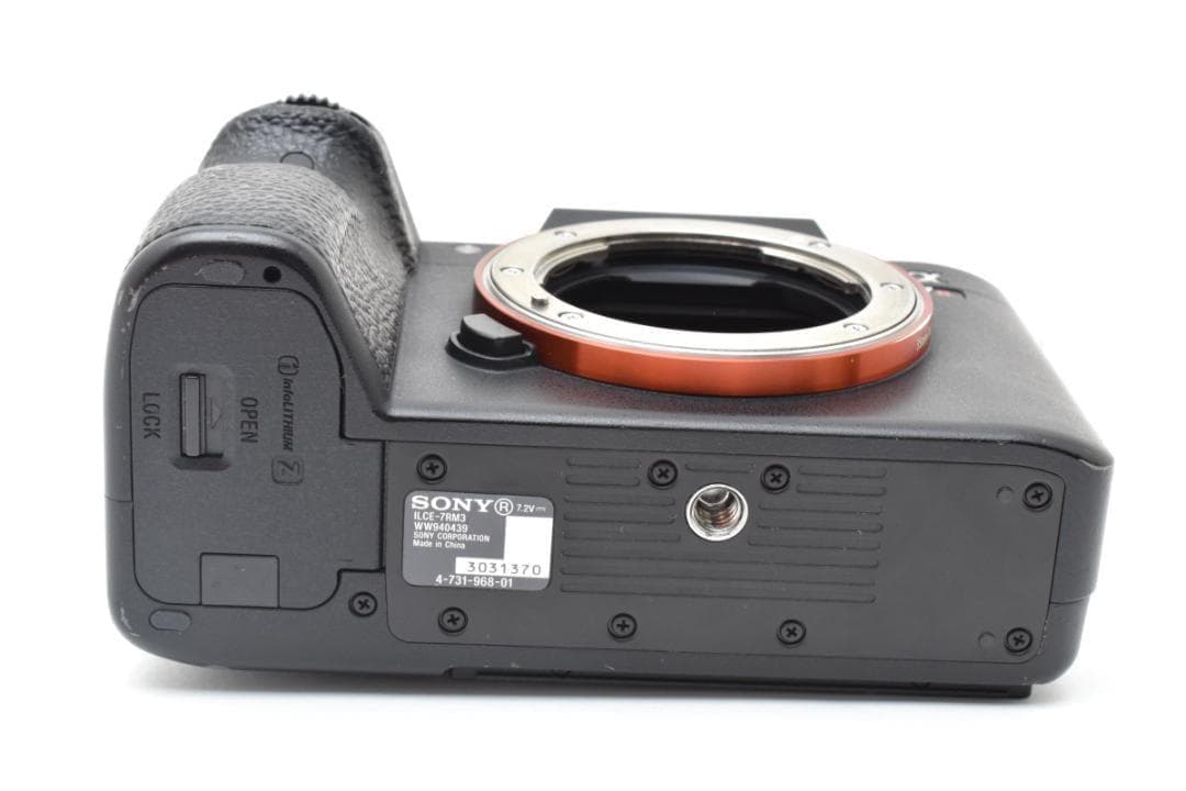 美品 SONY ソニー α7RIII ボディ ILCE-7RM3 　M786