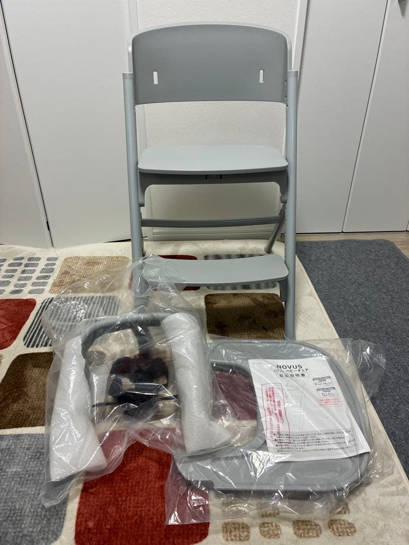 ９枚目に傷ありのため値下げ【美品】NOVUS ベビーハイチェア