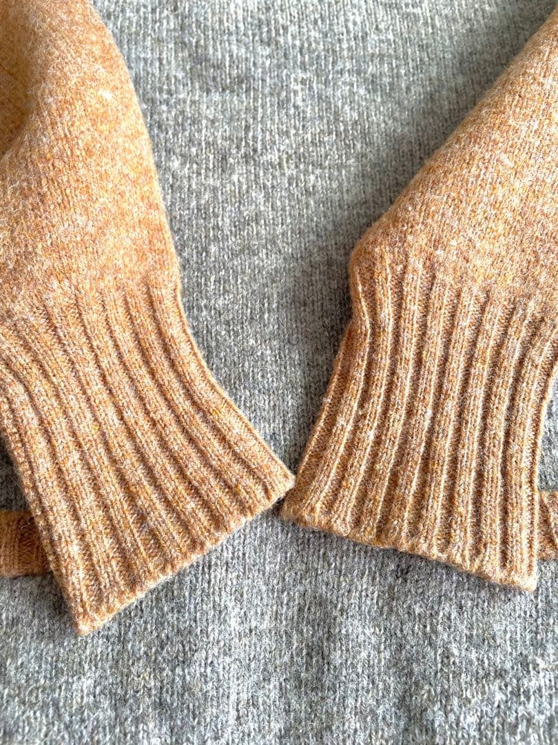 Corgi 100%ウール ラグランスリーブ ポケット付きニットセーター