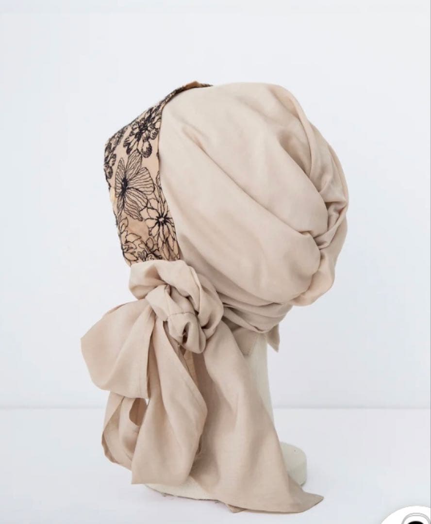 今だけお値下げ中⭐︎BAREN花柄刺繍スカーフハット　ベージュ/黒　Mサイズ完売品