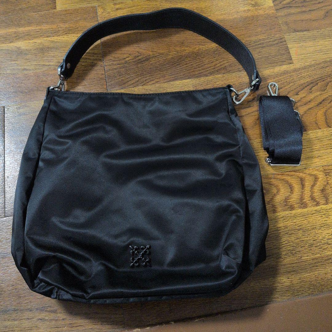 ラシット　ブラック ショルダーバッグ