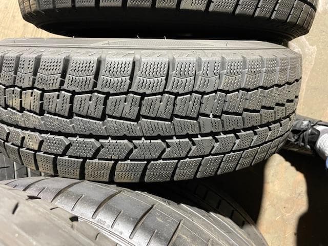 投げ売りトヨタ純正アクア　ヴィッツ　ヤリス175/70R14 バリ山スタッドレス