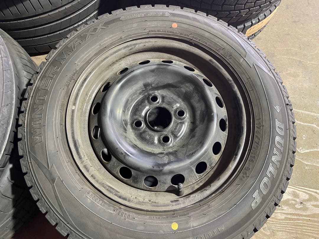投げ売りトヨタ純正アクア　ヴィッツ　ヤリス175/70R14 バリ山スタッドレス