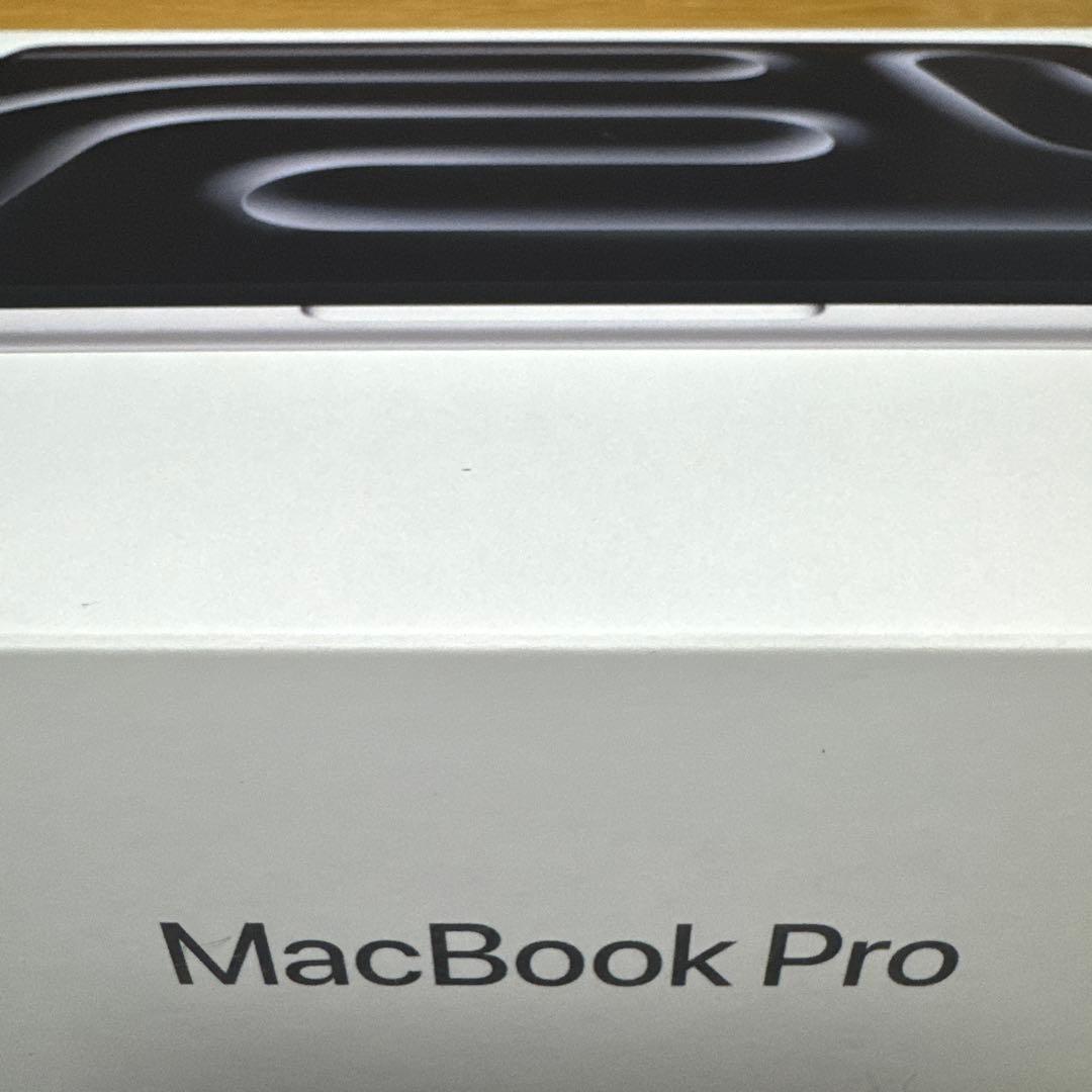 【Apple】MacBook Pro 14インチ M5 16GB 512GB
