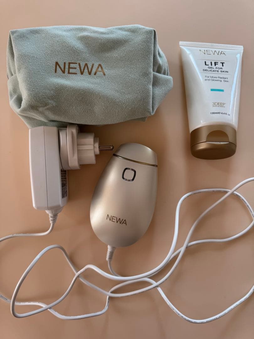 NEWA リフト美顔器 ポーチ付き