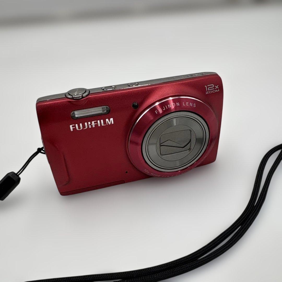 美品　FUJIFILM FinePix T500 デジカメ1600万画素 12倍