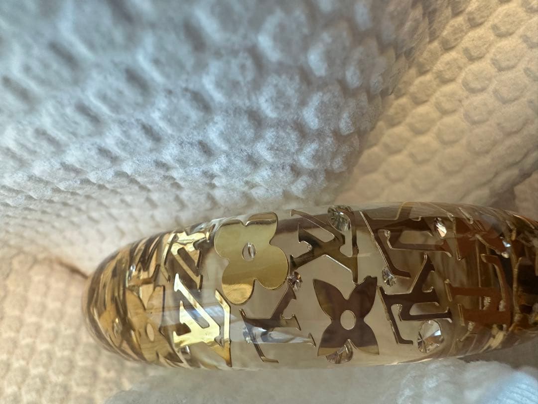 ルイヴィトン　透明 金色 ロゴ バングル　※発送可能な期間にご注意下さい