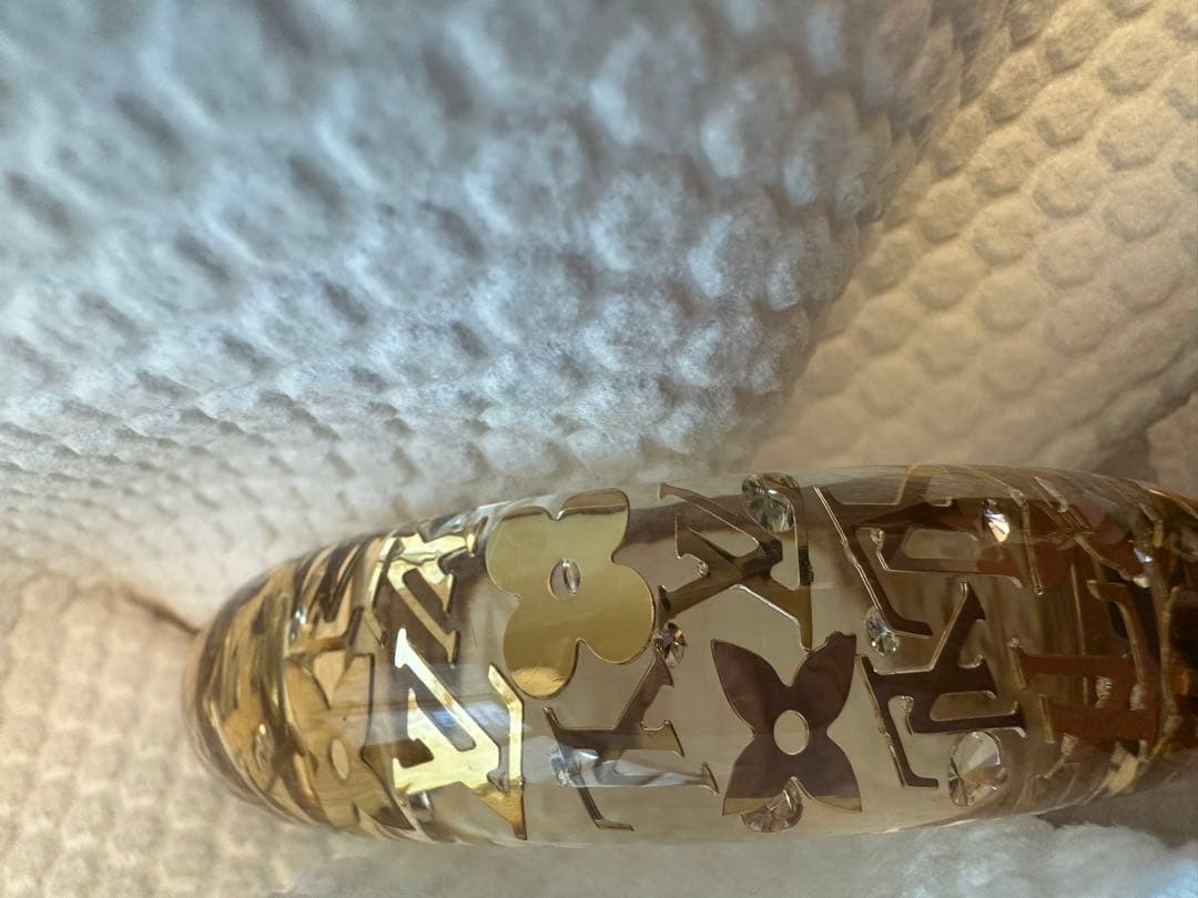 ルイヴィトン　透明 金色 ロゴ バングル　※発送可能な期間にご注意下さい