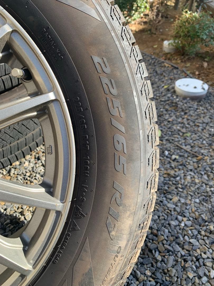 Pirelli 225/65 R17 タイヤ・ホイールセット
