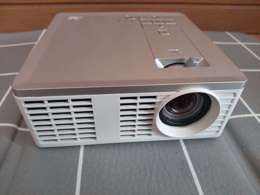 3M モバイルプロジェクター MP410