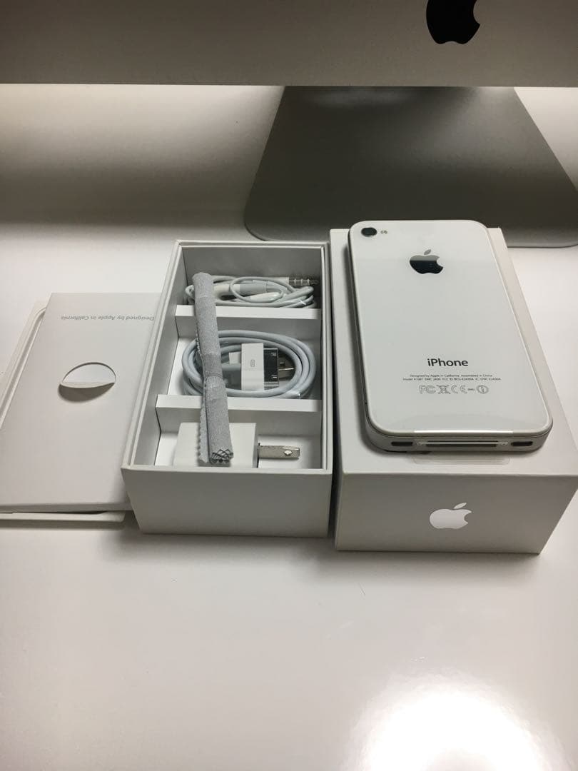 iPhone 4S 32GB ホワイト 付属品完備