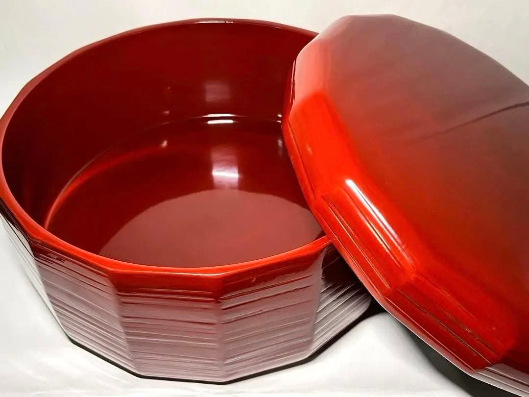 No 11 【たたき彫古代朱くり抜き茶櫃】定価：120,000円