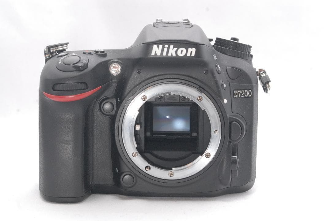 届いてすぐ使える✨Nikon D7200 デジタル一眼レフ レンズ付き　標準