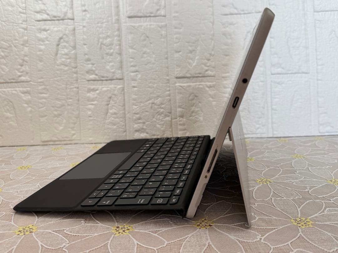 極美品 Surface Go2 キーボード 10.5型 タッチ液晶 タブレット