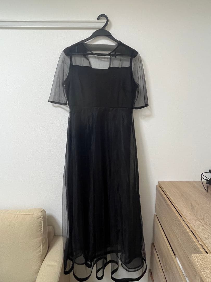 ブラックペプラムパーティードレス