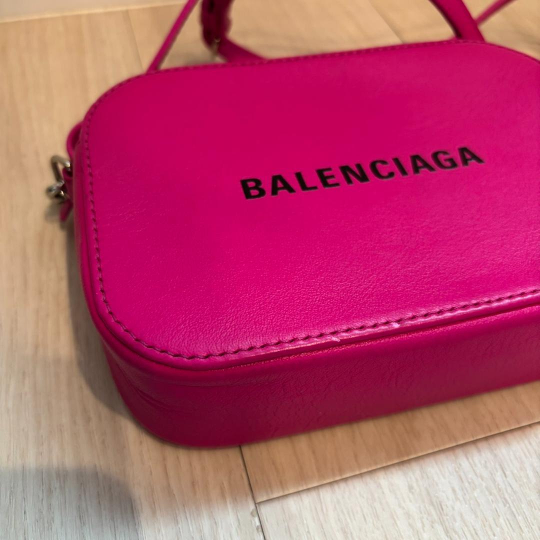 バレンシアガ　エブリデイ　カメラバッグXS　2WAY　ショルダーバッグ　ピンク