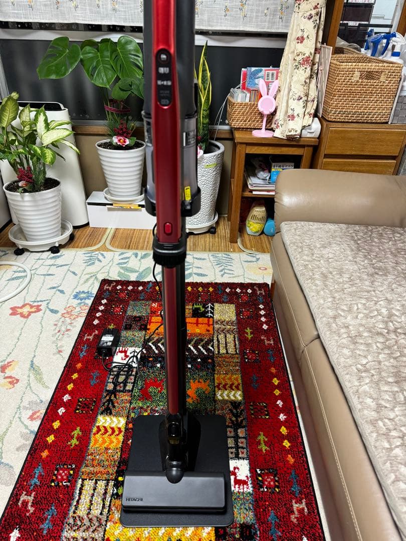 日立 スティッククリーナー 本体 レッド/ 充電スタンド付き　布団クリーニグ