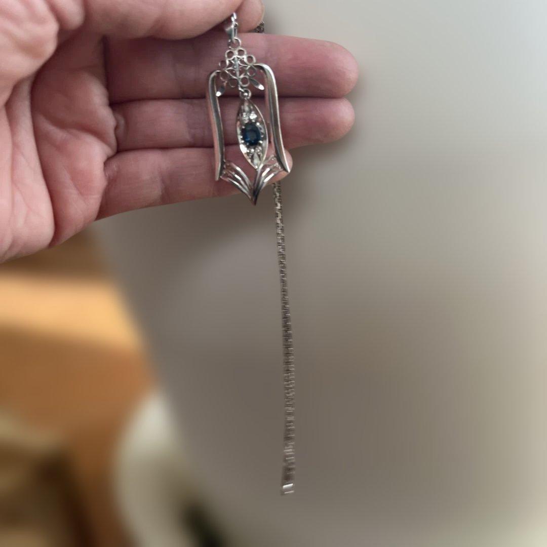 半*い様 シルバーペンダントネックレス 青色ストー５０年前　名前彫ってあります。