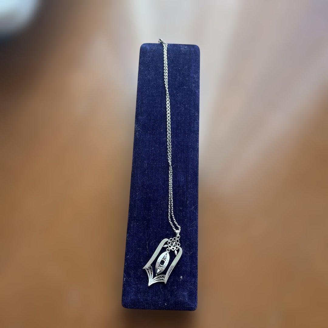 半*い様 シルバーペンダントネックレス 青色ストー５０年前　名前彫ってあります。