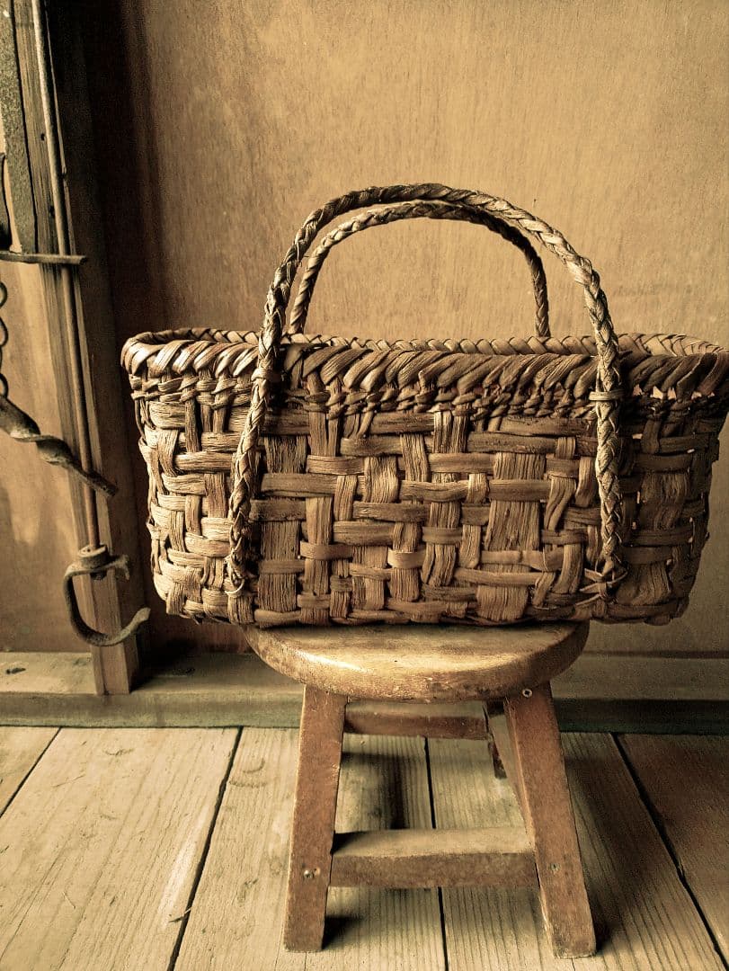 信州安曇野の山葡萄かごバック。里山手仕事