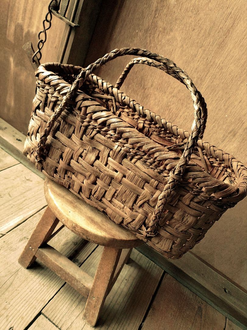 信州安曇野の山葡萄かごバック。里山手仕事