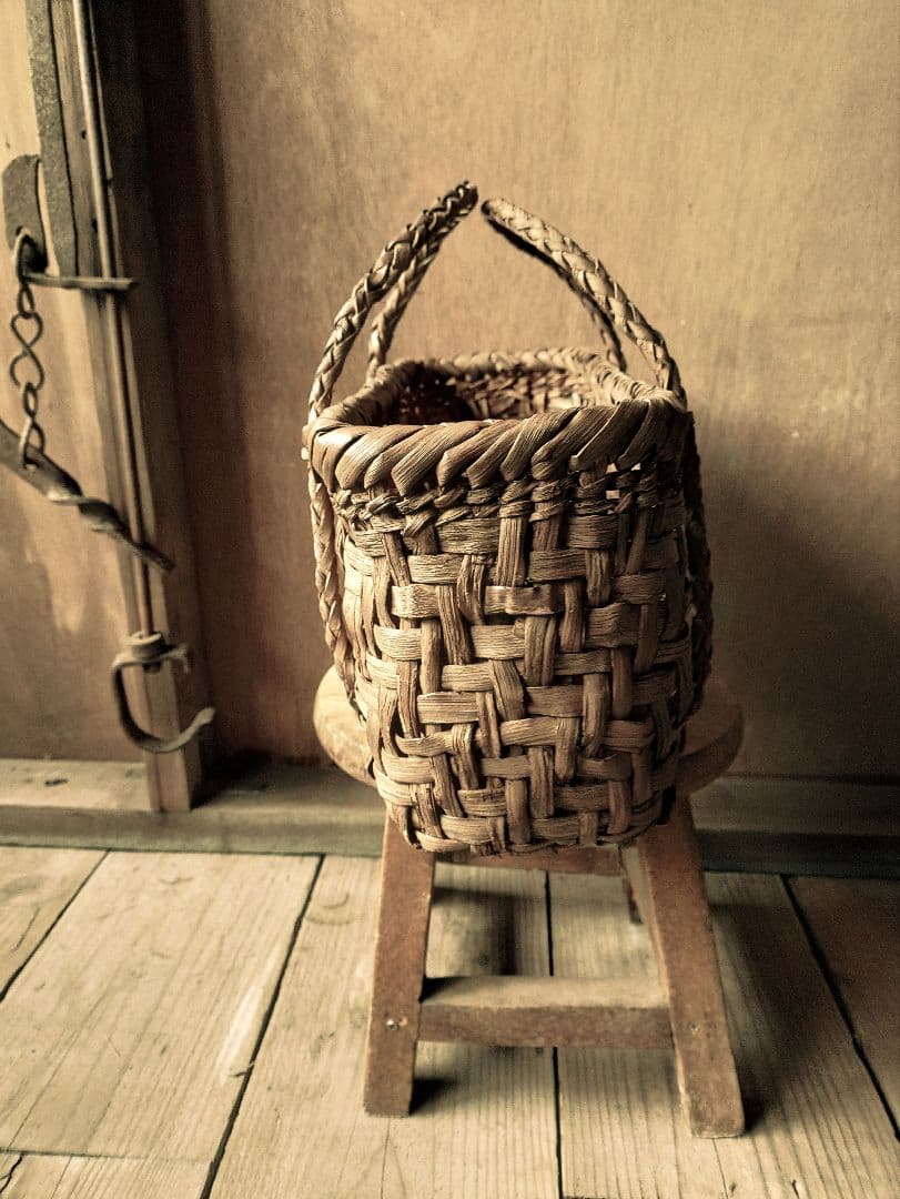 信州安曇野の山葡萄かごバック。里山手仕事