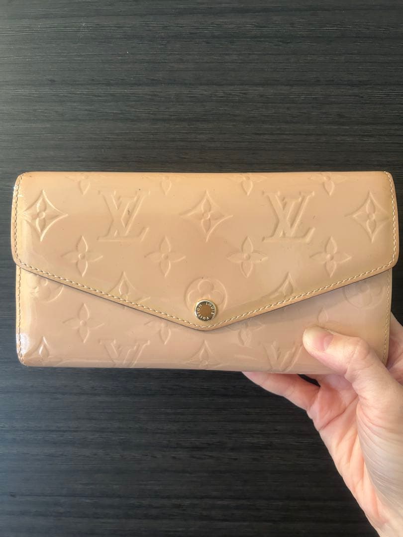 ルイヴィトン LOUIS VUITTON ヴェルニ　ポルトフォイユ　サラ　長財布