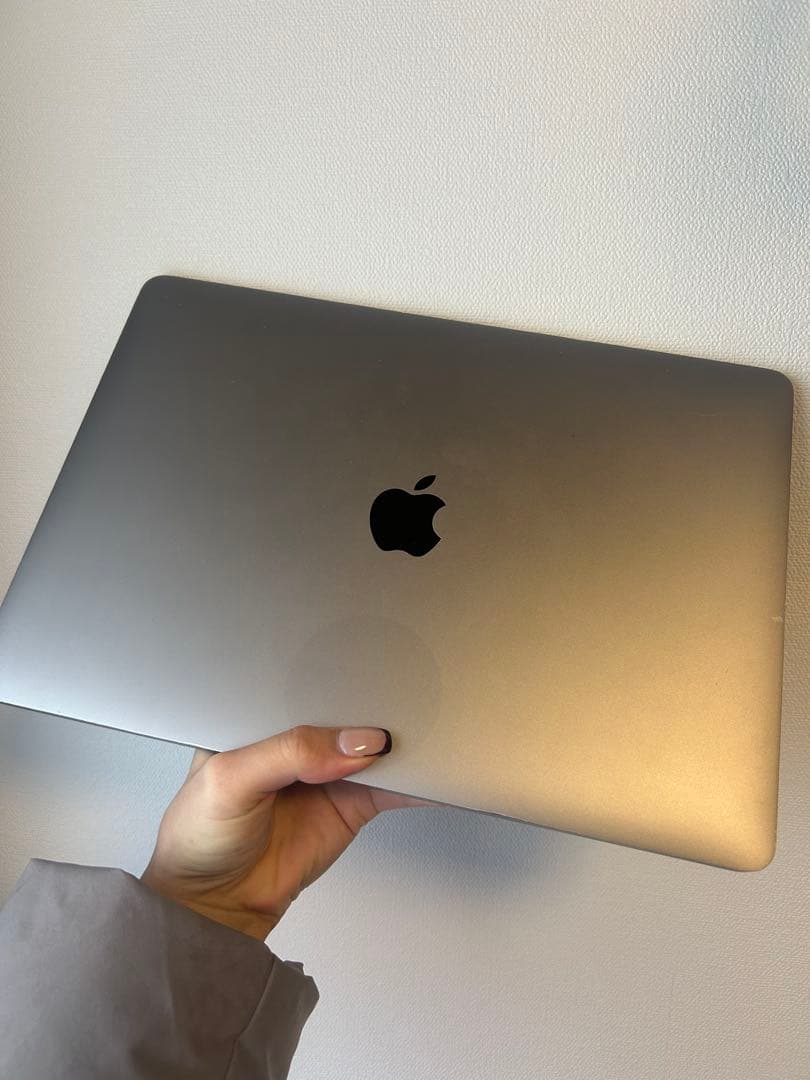 MacBook Pro 13インチ【2025.12バッテリー交換済み】