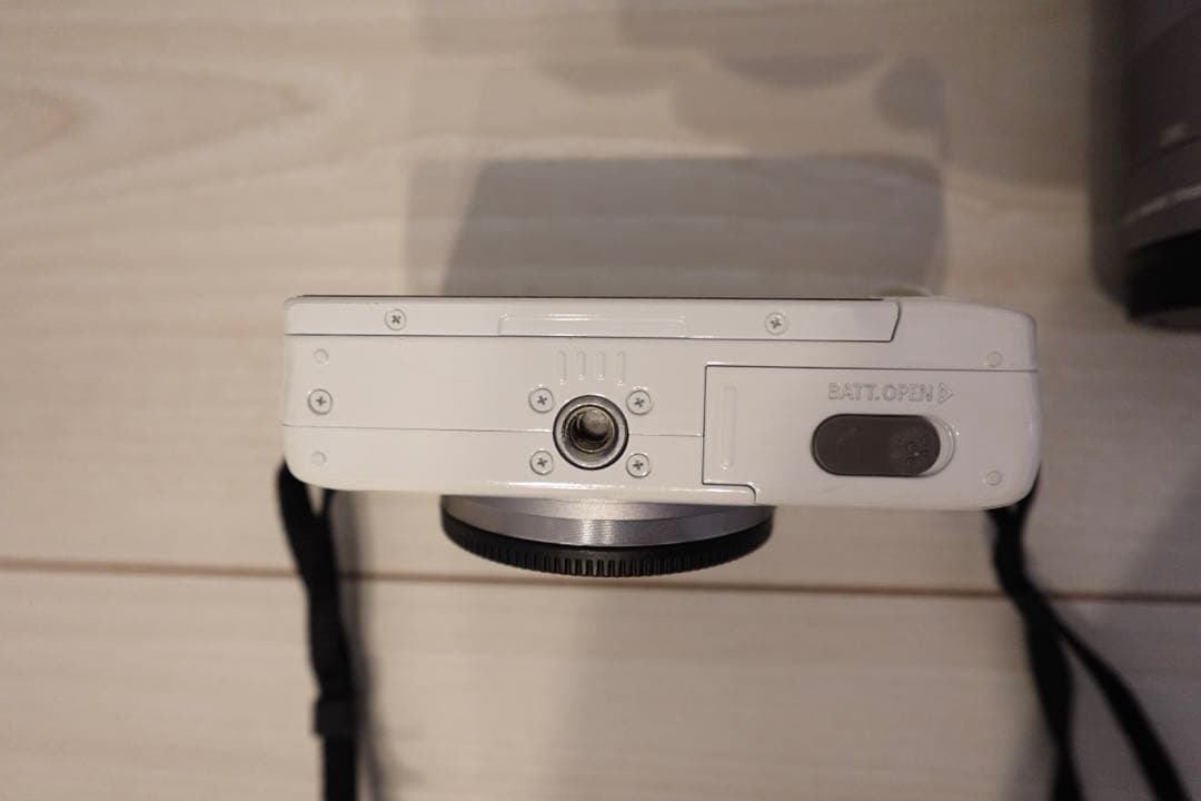 Canon EOS M10 ダブルズームキット ホワイト　お値下げ中❗️