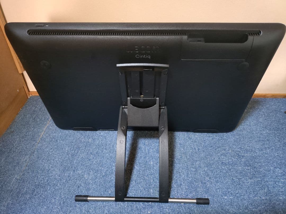 WACOM　液晶ペンタブレット Wacom Cintiq 22