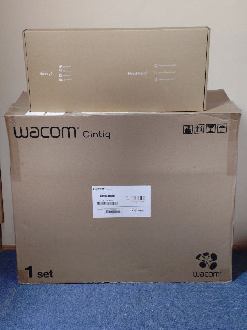 WACOM　液晶ペンタブレット Wacom Cintiq 22