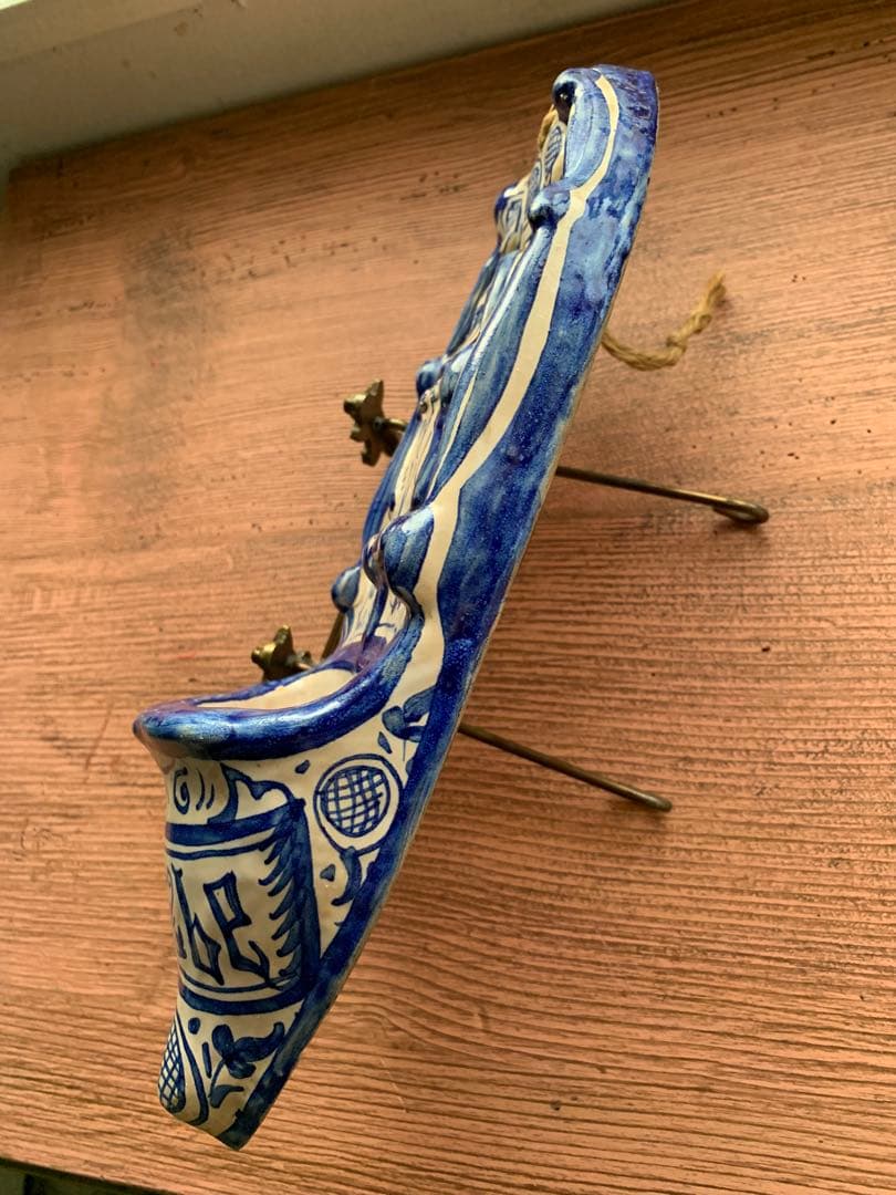 グランピエ　ビンテージスペイン陶器の聖水入れ壁掛け！大胆な筆使いが魅力！