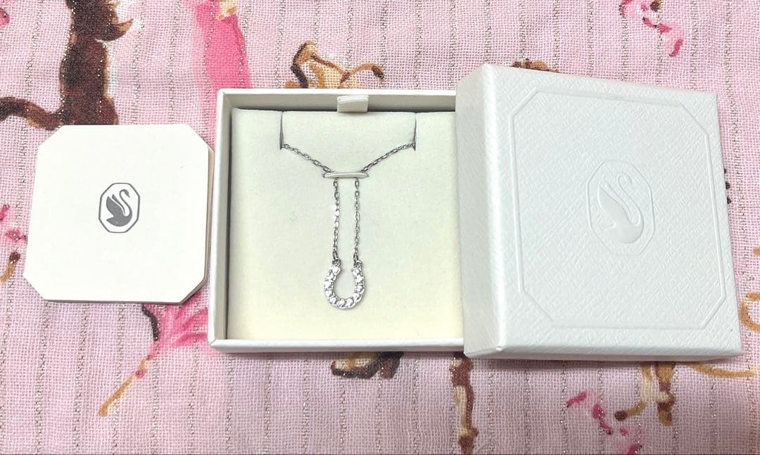 【スワロフスキー】蹄鉄ネックレス 箱付き 美品
