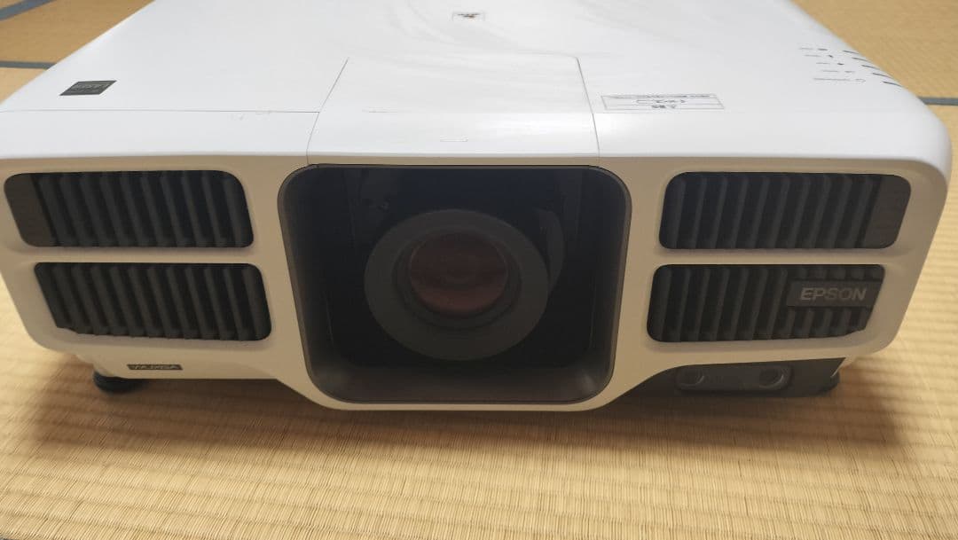 【年末年始特別値引き】EPSONレーザープロジェクター 4K相当　総額130万