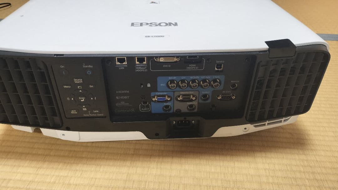 【年末年始特別値引き】EPSONレーザープロジェクター 4K相当　総額130万