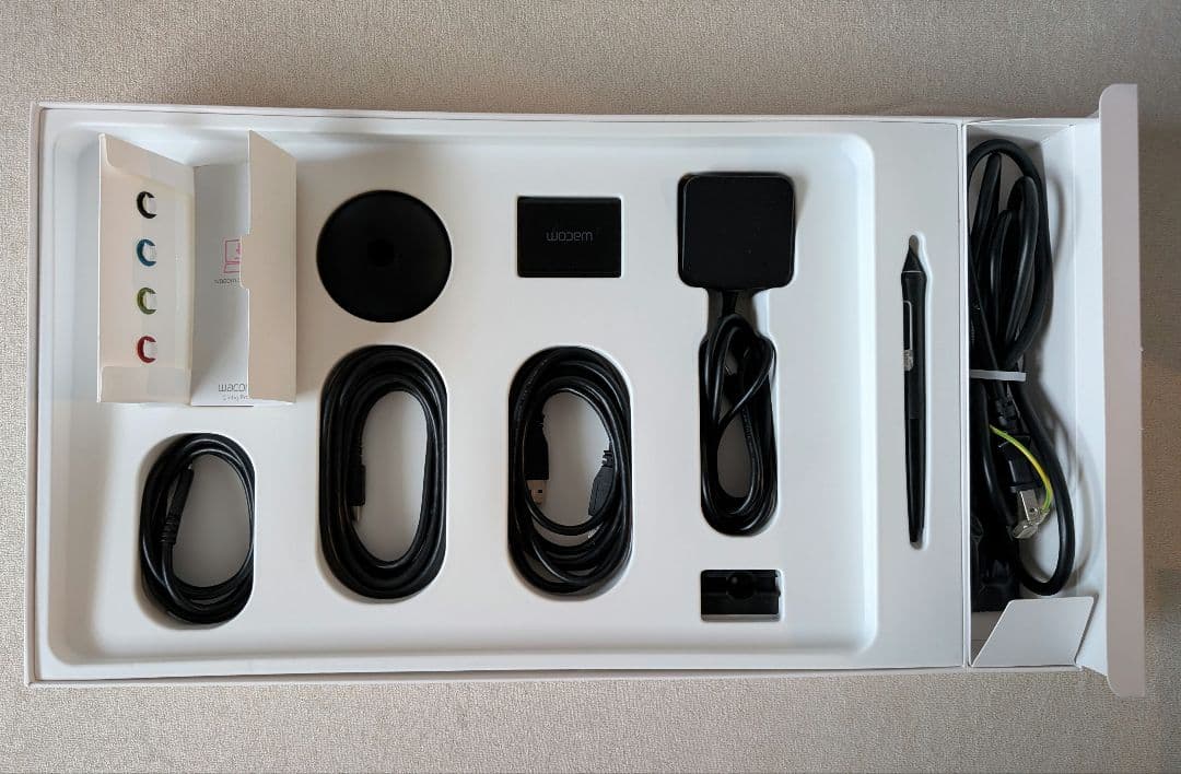 ワコム 液晶ペンタブレット　Wacom Cintiq Pro 16