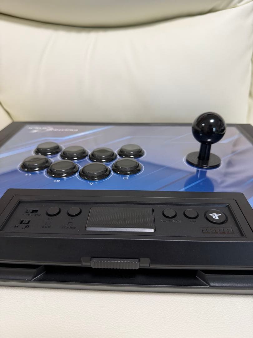 k*8様 ホリ FIGHTING STICK α カスタマイズ済み 箱あり