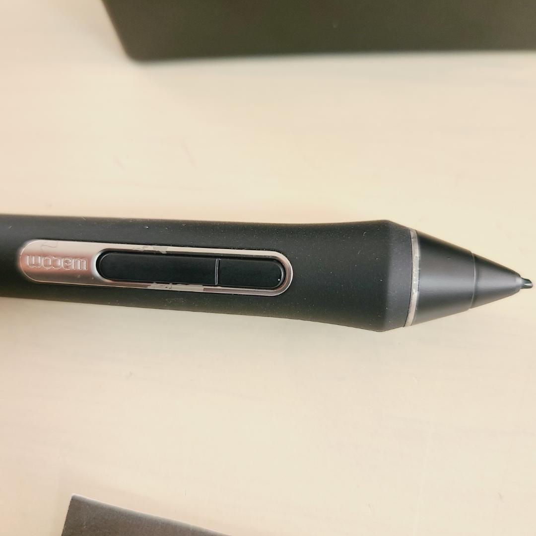 Wacom Cintiq 13HD DTK-1301/K0 液晶ペンタブレット