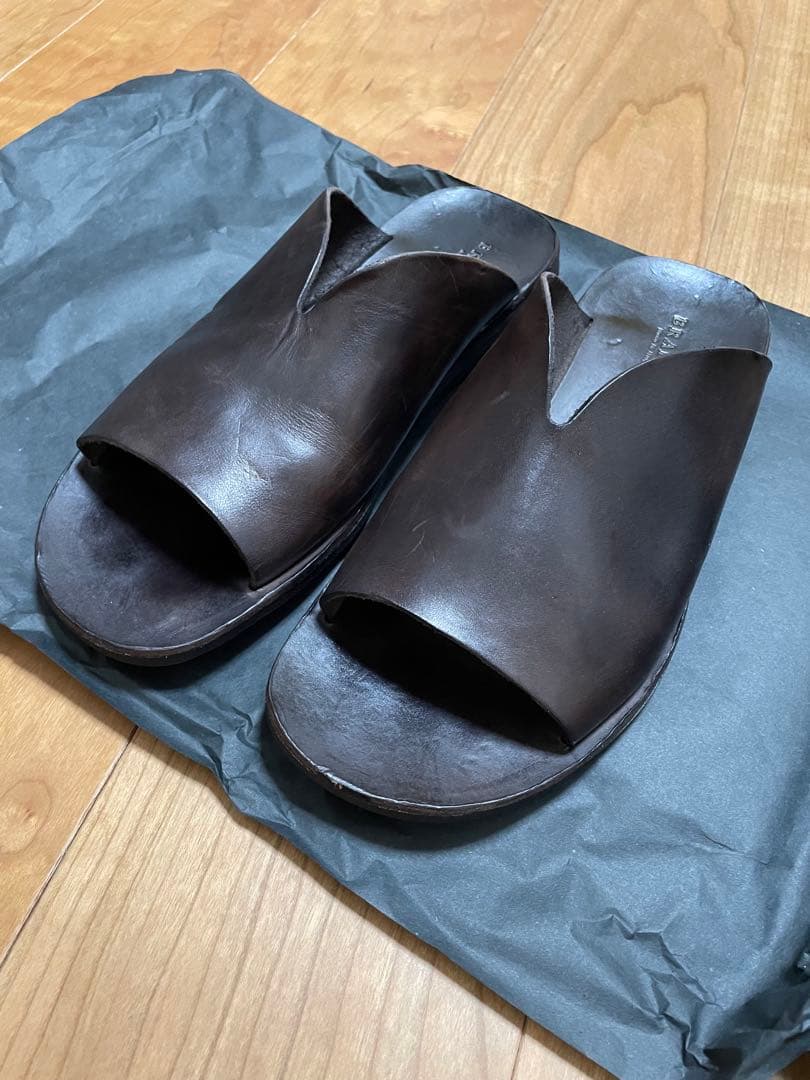 BRADOR ブラドール フラットサンダル　本革 レザーサンダル