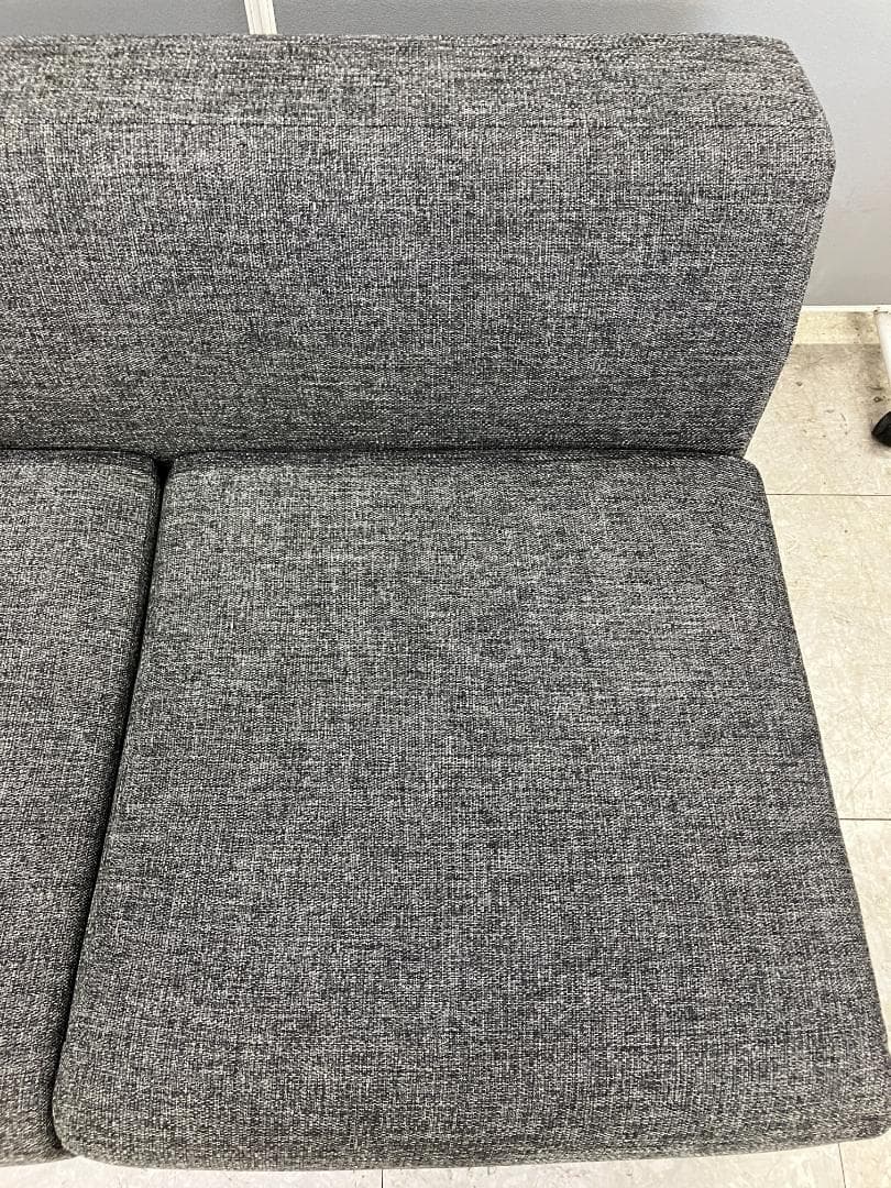 NOYES 2人掛けソファ 片側アーム オットマン付き グレー