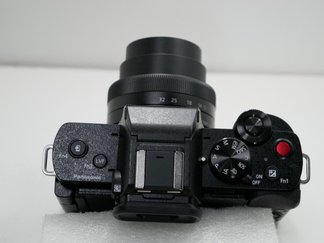 ★★美品・完動品★パナソニックLUMIX DC-G100とレンズ２本付★★